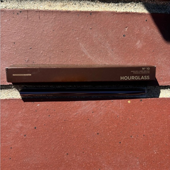 Hourglass liner brush - Picture 2 of 4